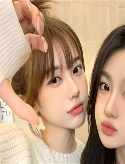 迷你剧技术揭秘：《何曾识清颜》的创作历程与幕后故事 ——深入探索迷你剧的艺术世界